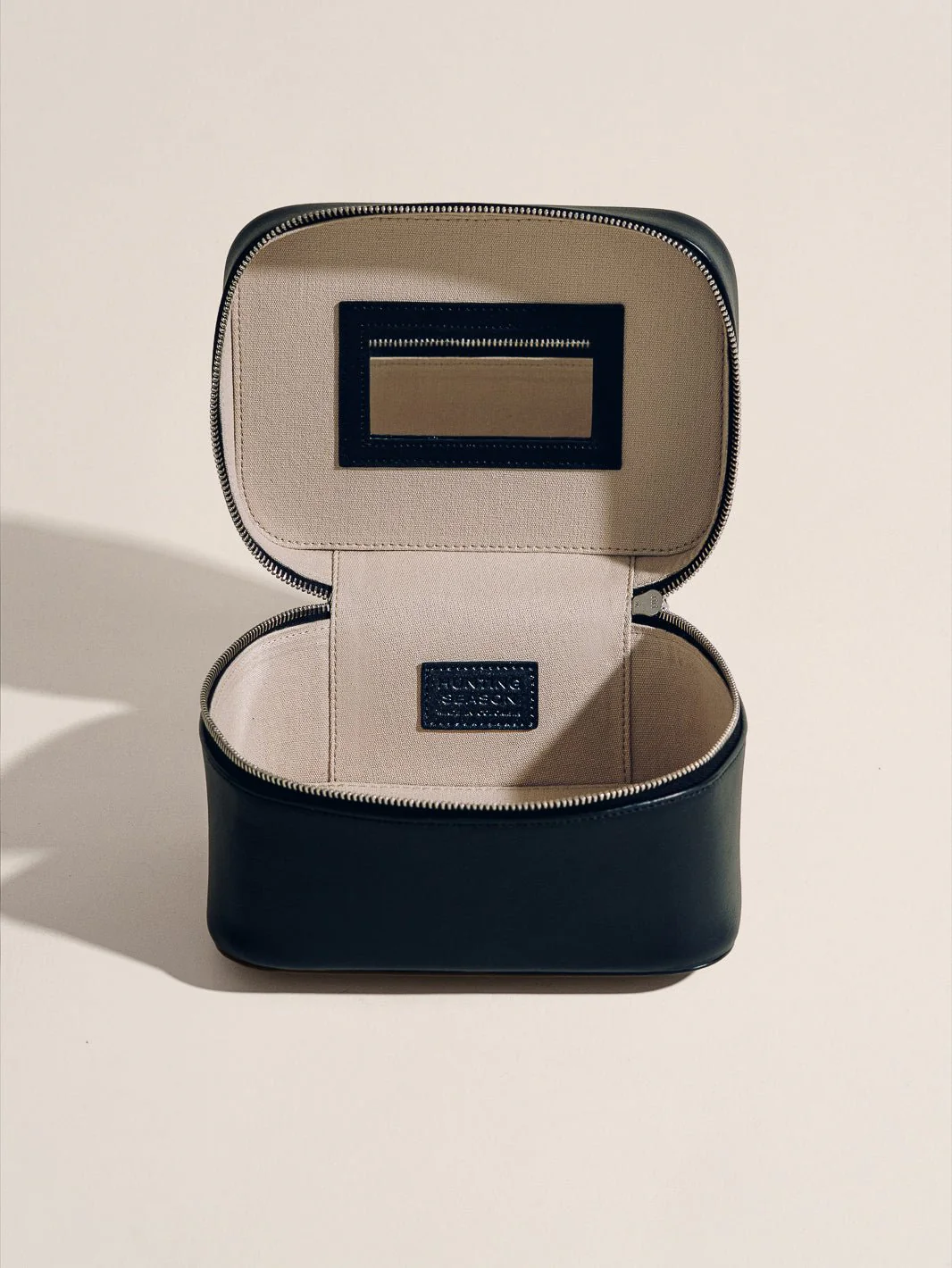 The Beauty Case in Nappa - Image 4