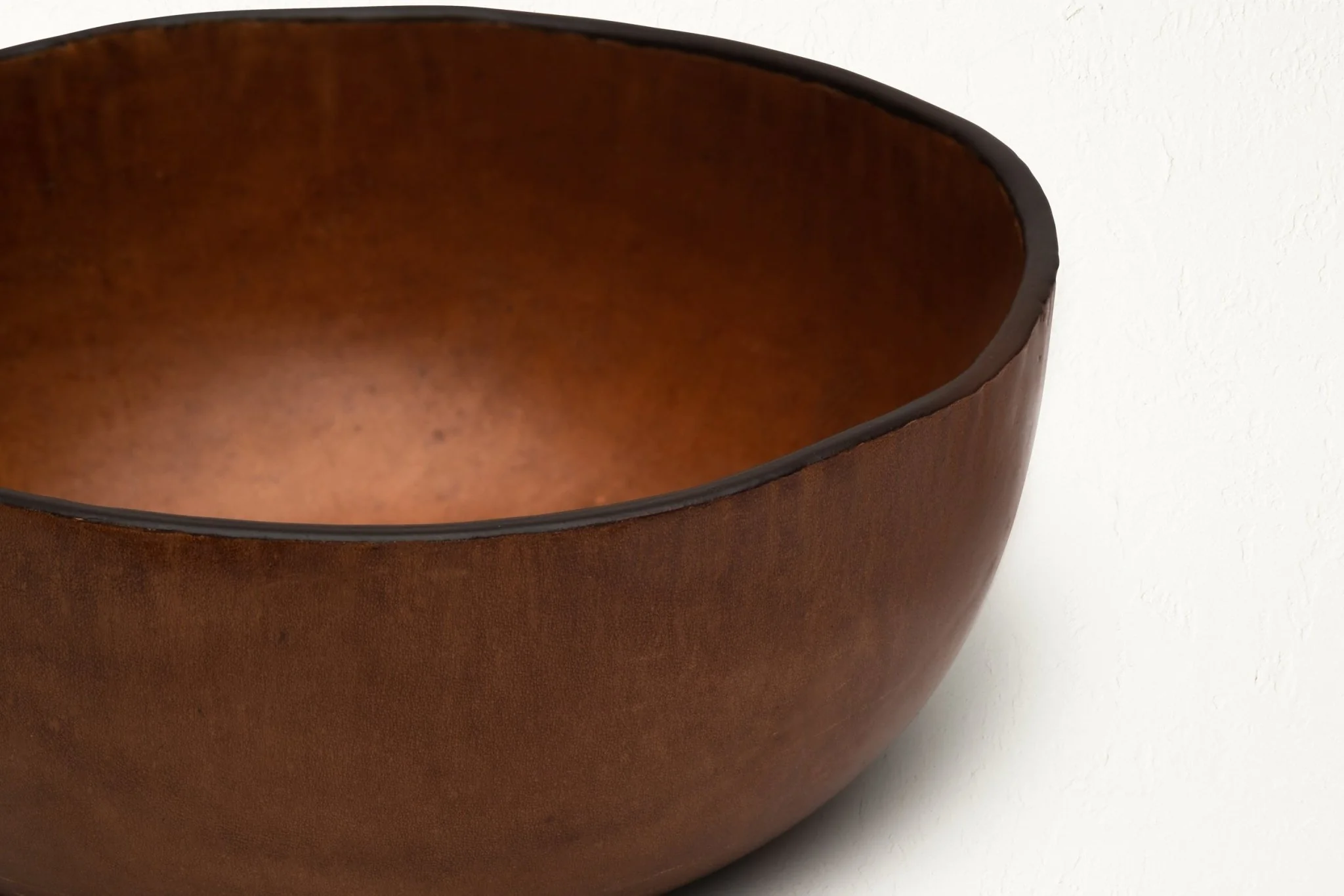 The Bowl in Molded Leather - Image 3