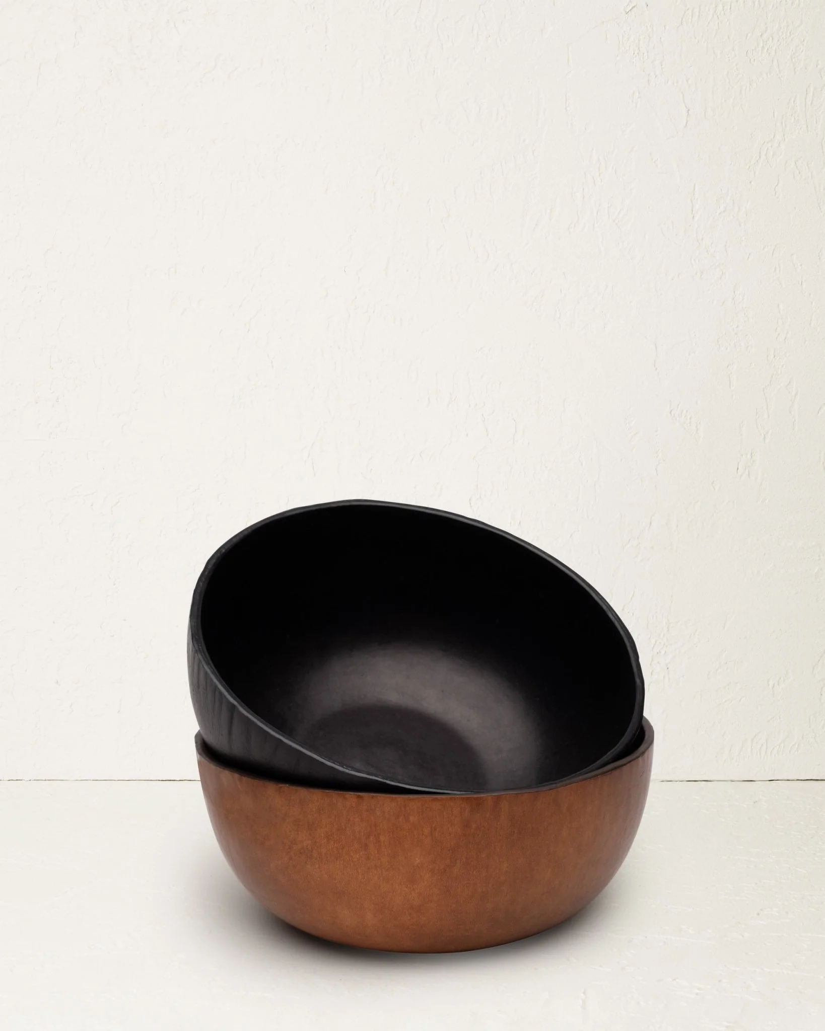 The Bowl in Molded Leather - Image 5