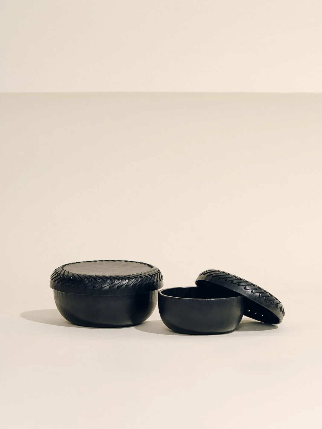 The Box Set in Leather Lace Trim - Image 4