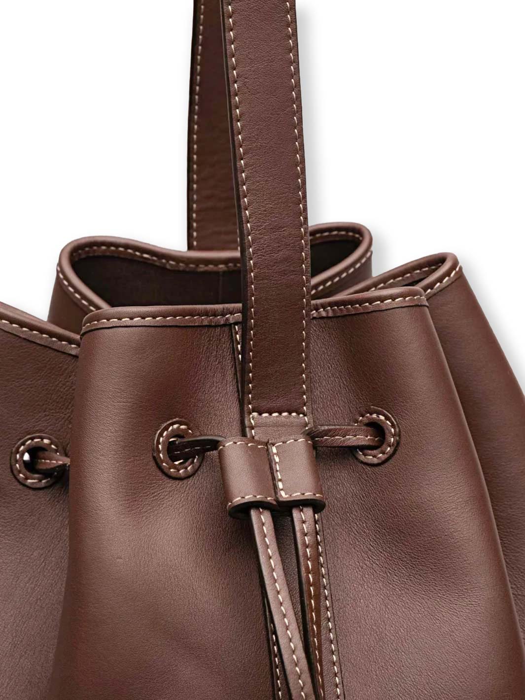 The Extra Large Drawstring in Nappa - Image 19