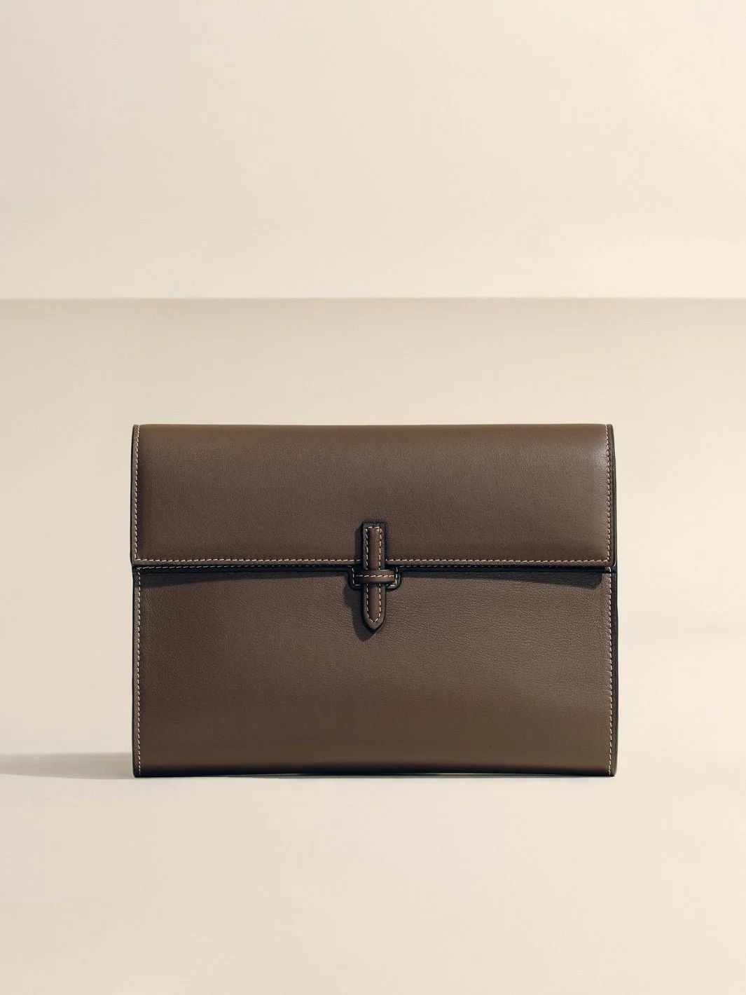 The Large Soft Clutch in Nappa - Image 10