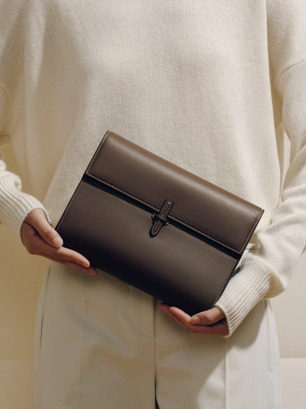 The Large Soft Clutch in Nappa - Image 11