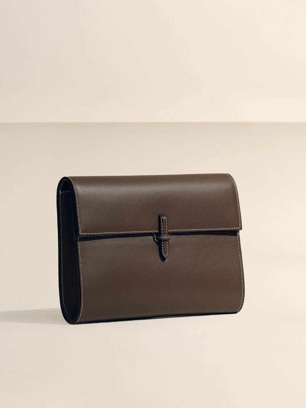 The Large Soft Clutch in Nappa - Image 16