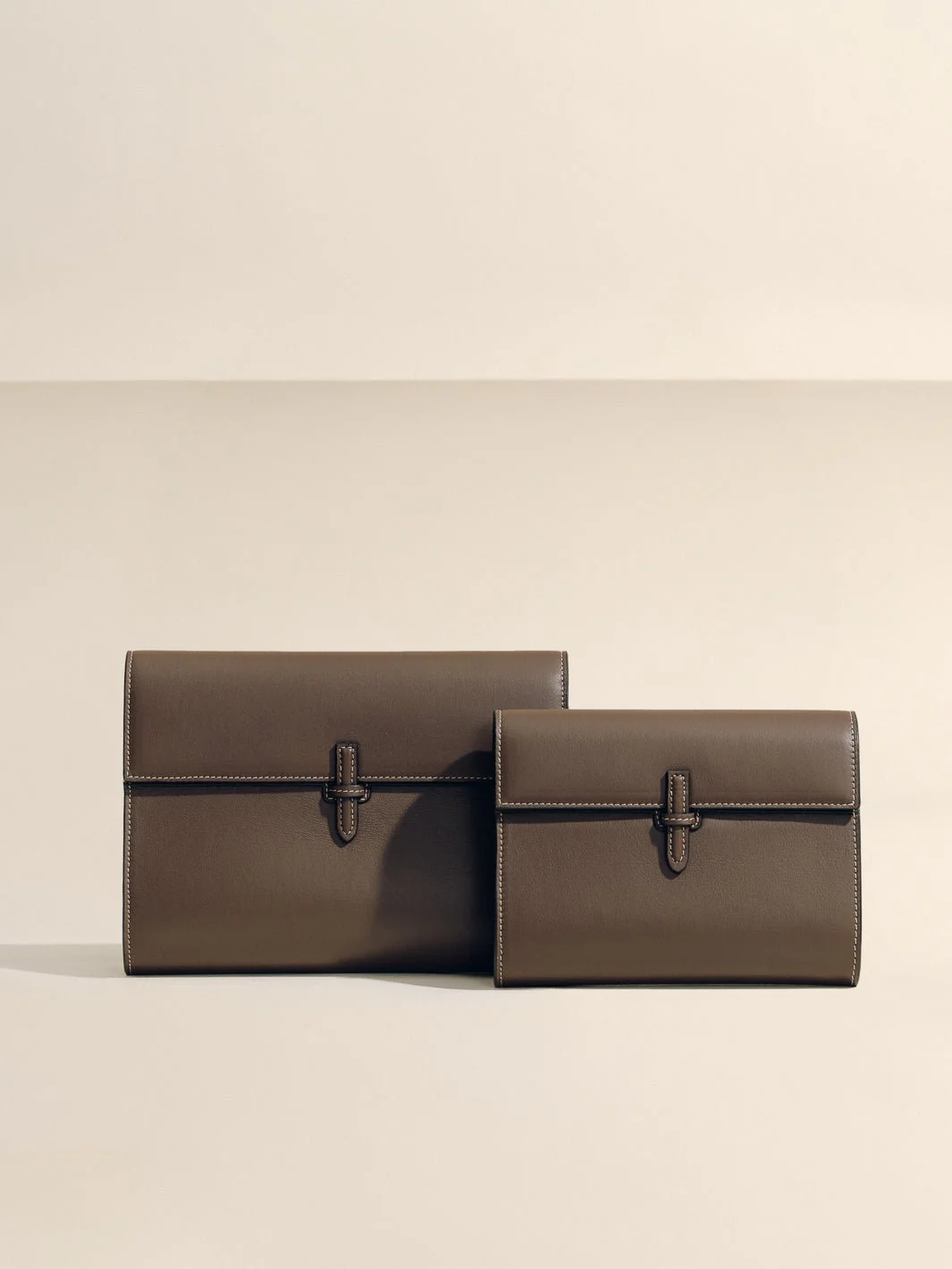 The Large Soft Clutch in Nappa - Image 20