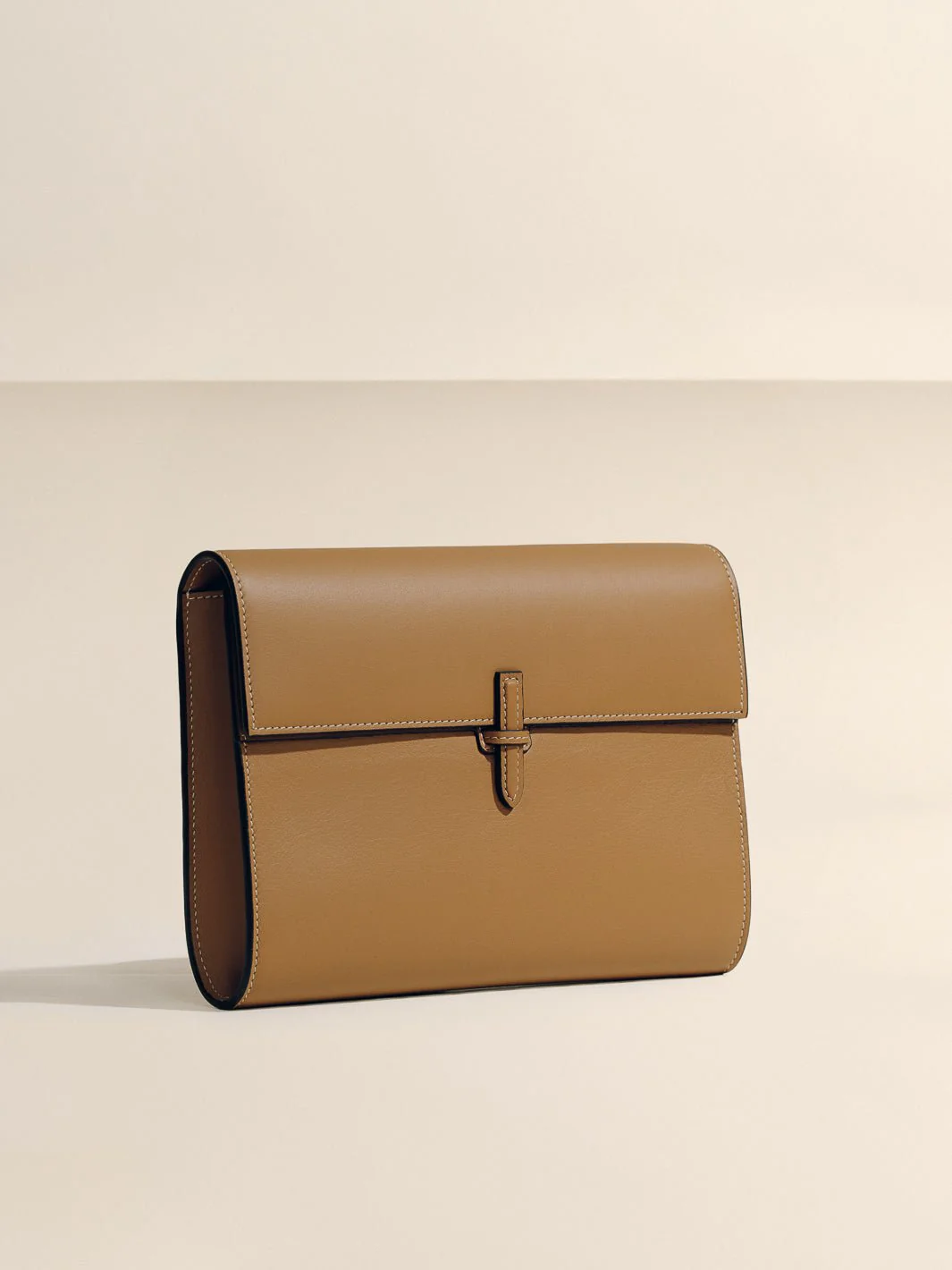 The Large Soft Clutch in Nappa - Image 23