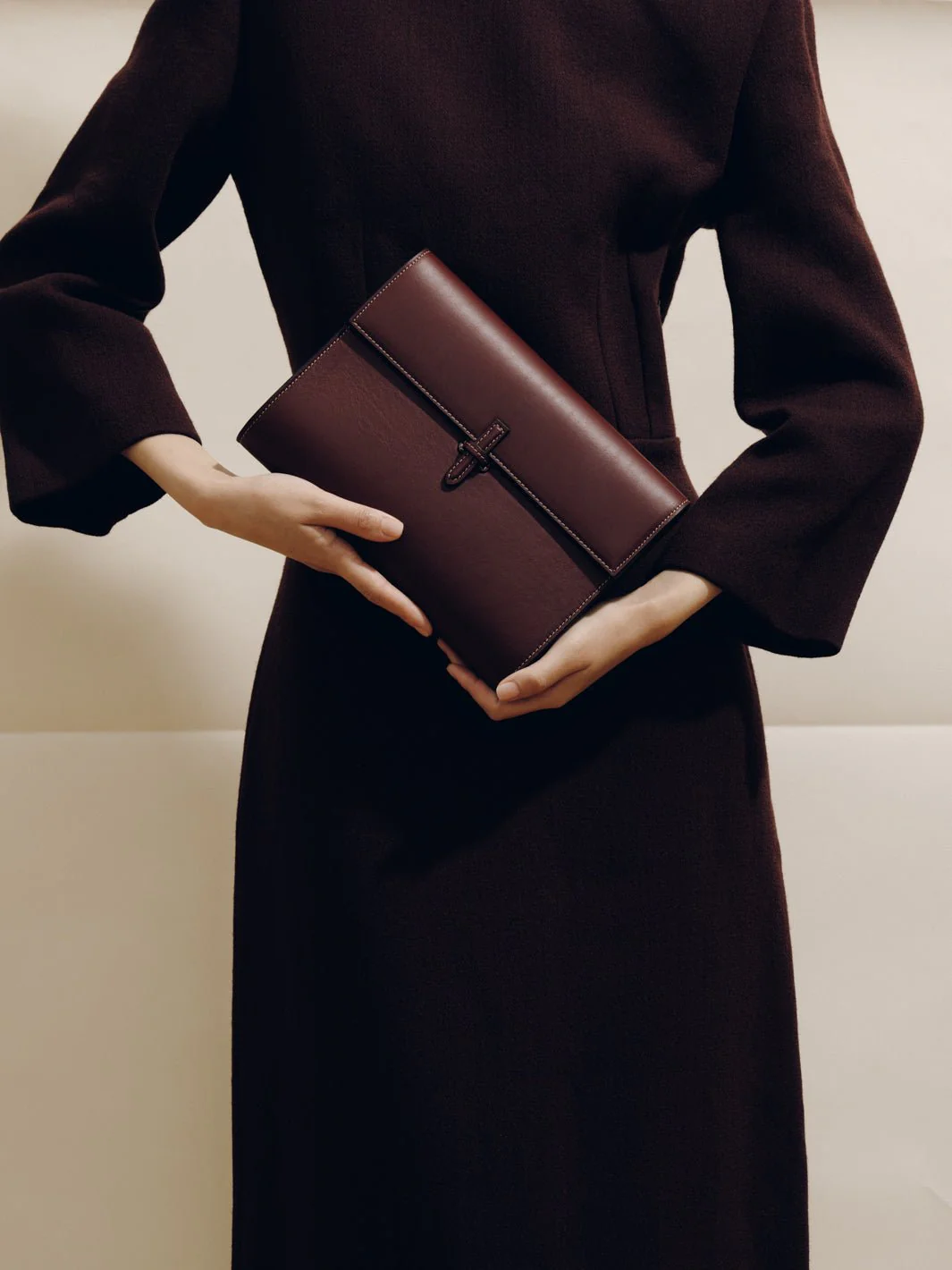 The Large Soft Clutch in Nappa - Image 28