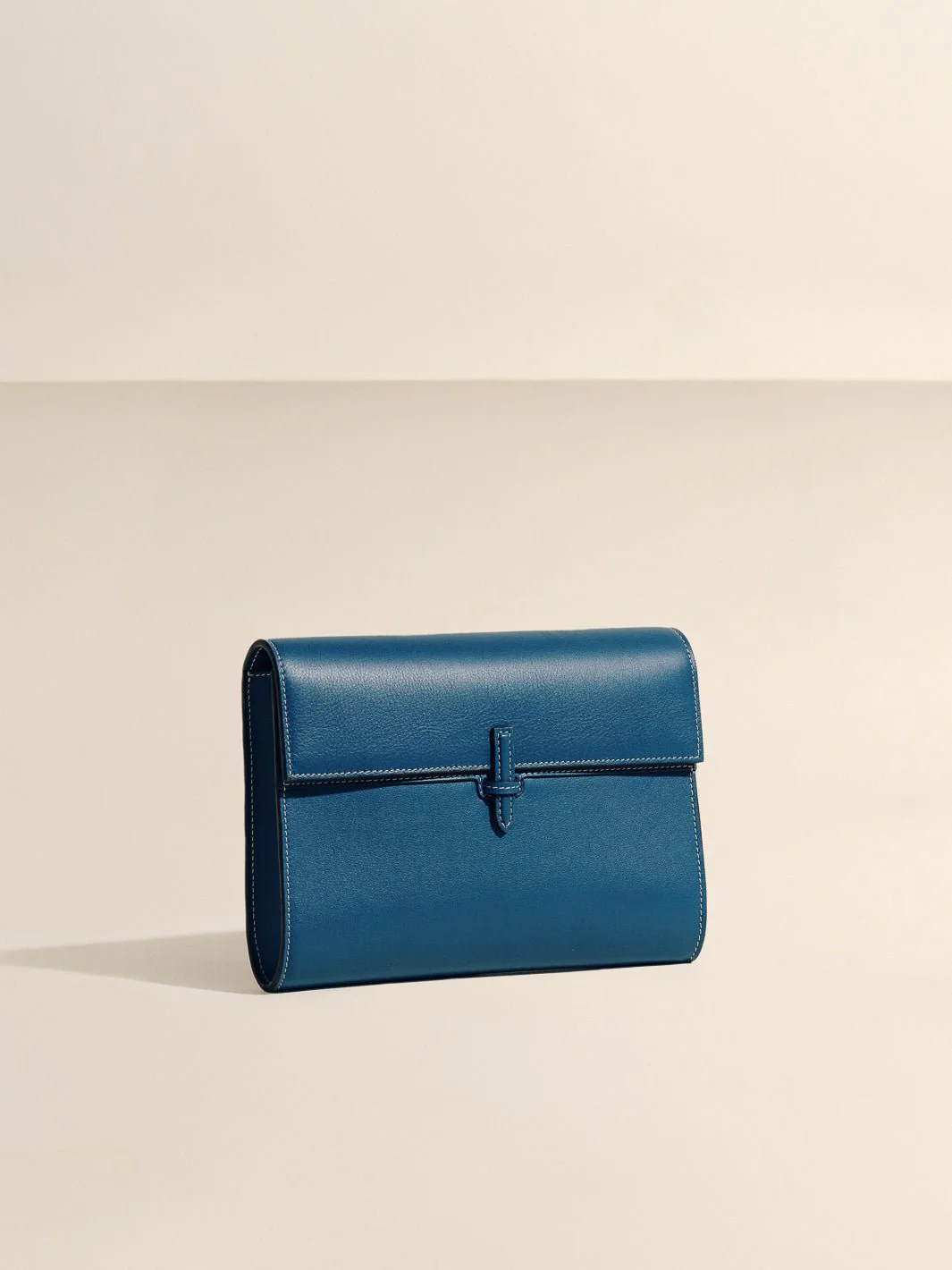 The Large Soft Clutch in Nappa - Image 3