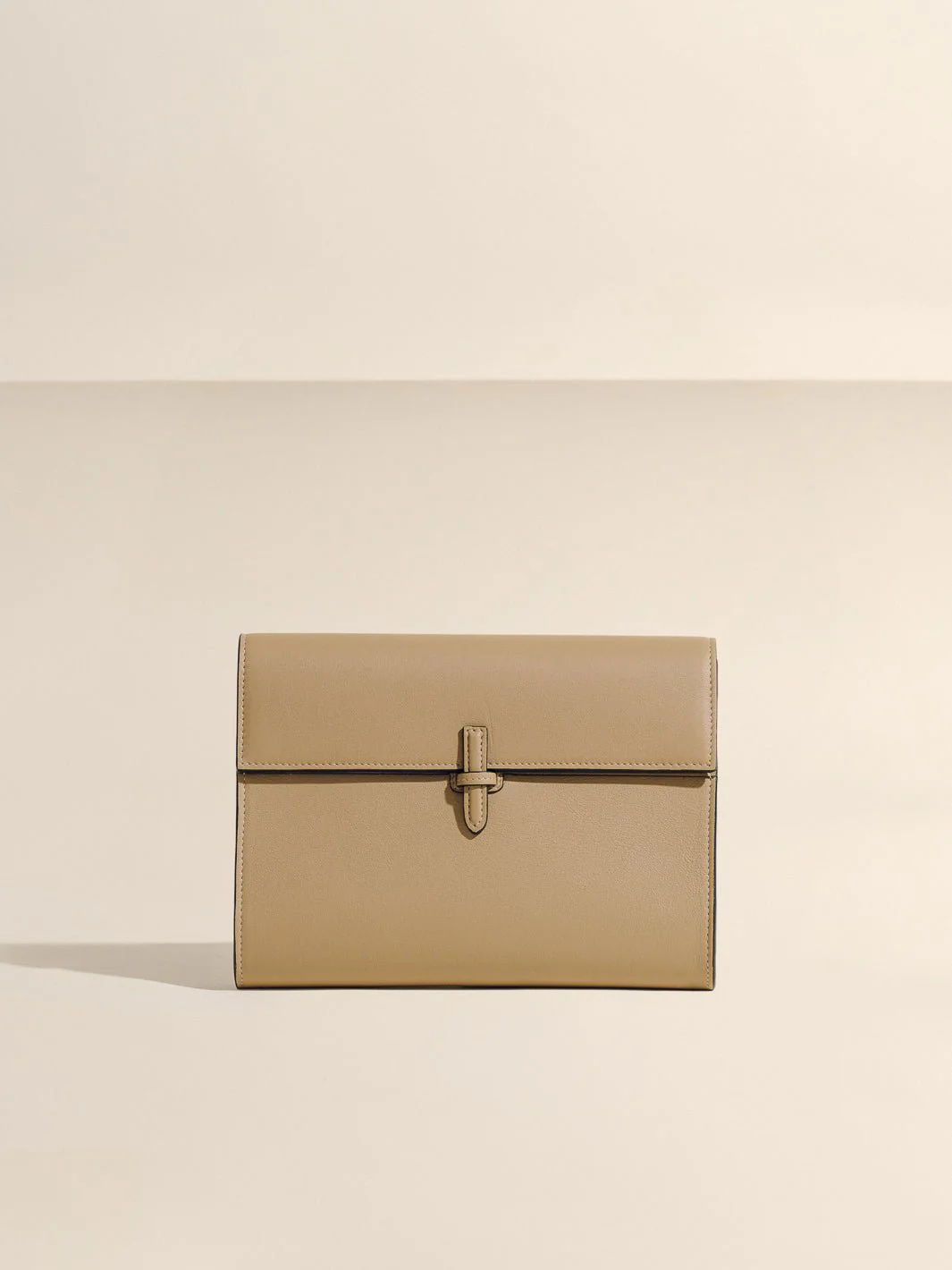 The Large Soft Clutch in Nappa - Image 38
