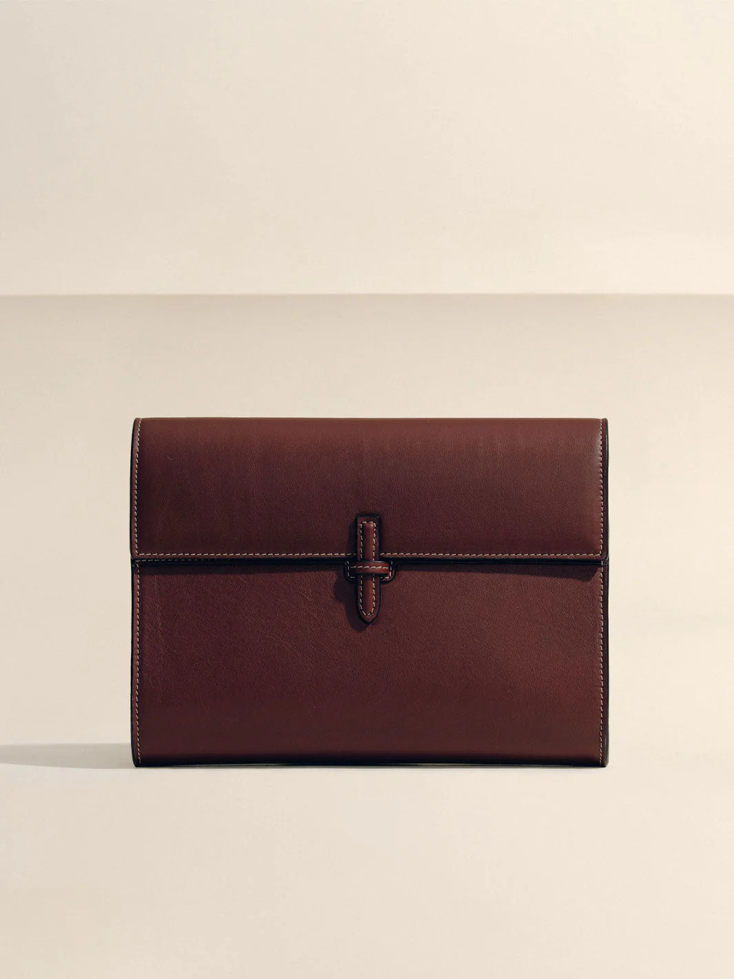 The Large Soft Clutch in Nappa - Image 7