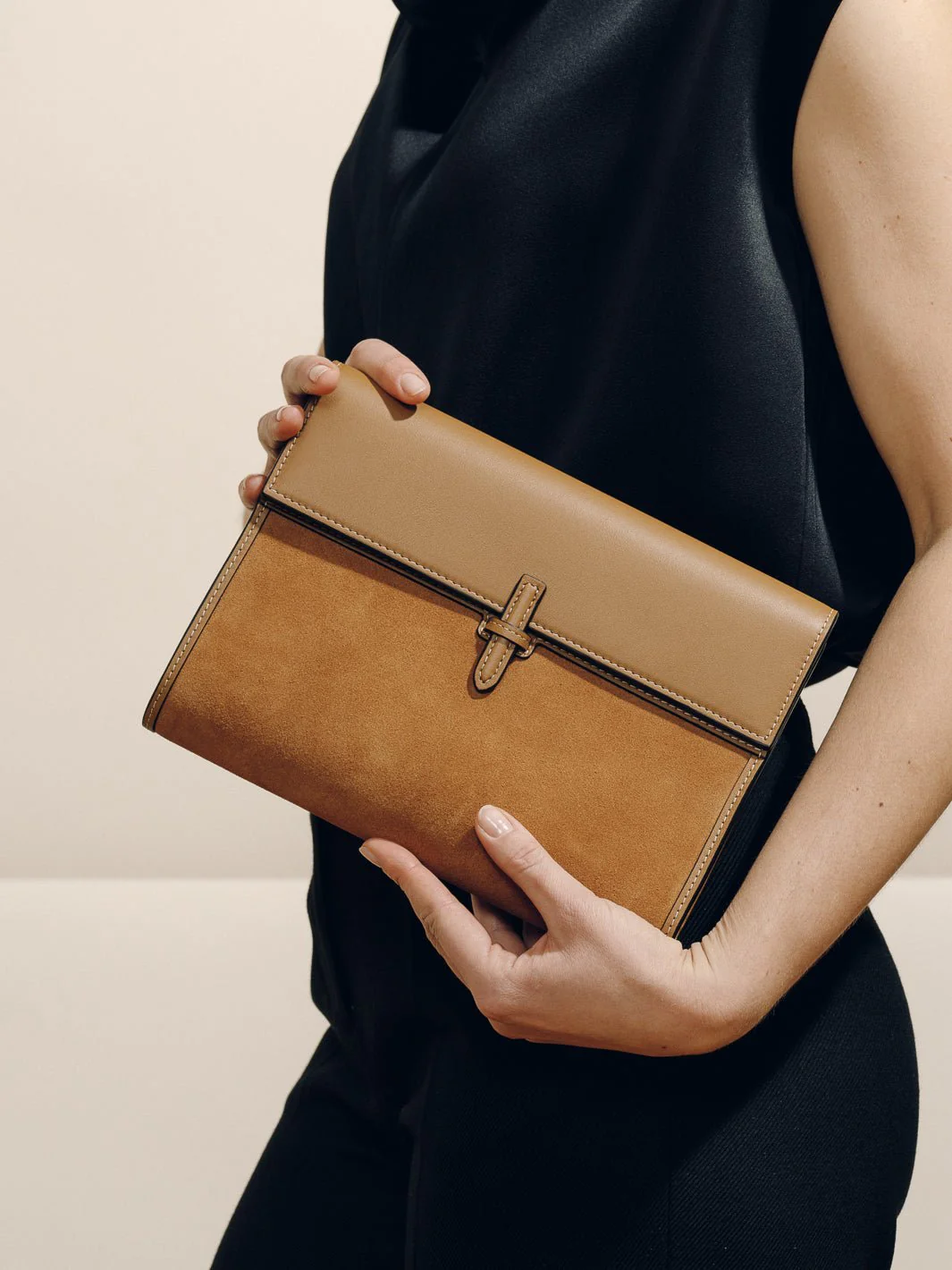 The Large Soft Clutch in Suede - Image 10