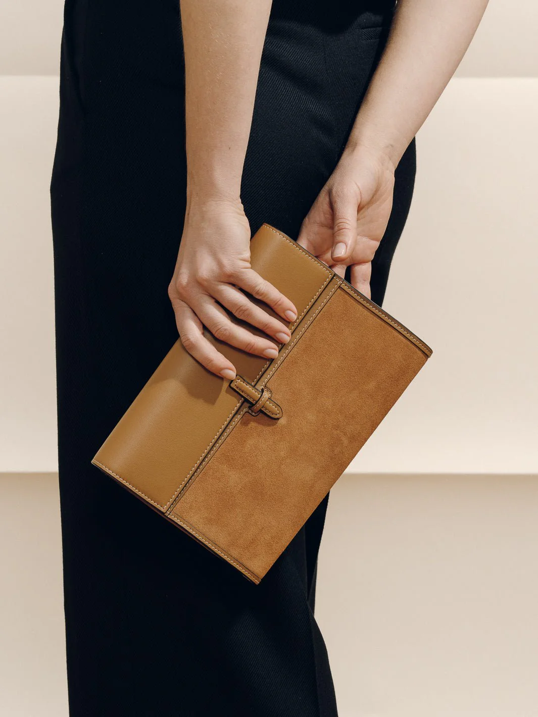 The Large Soft Clutch in Suede - Image 13