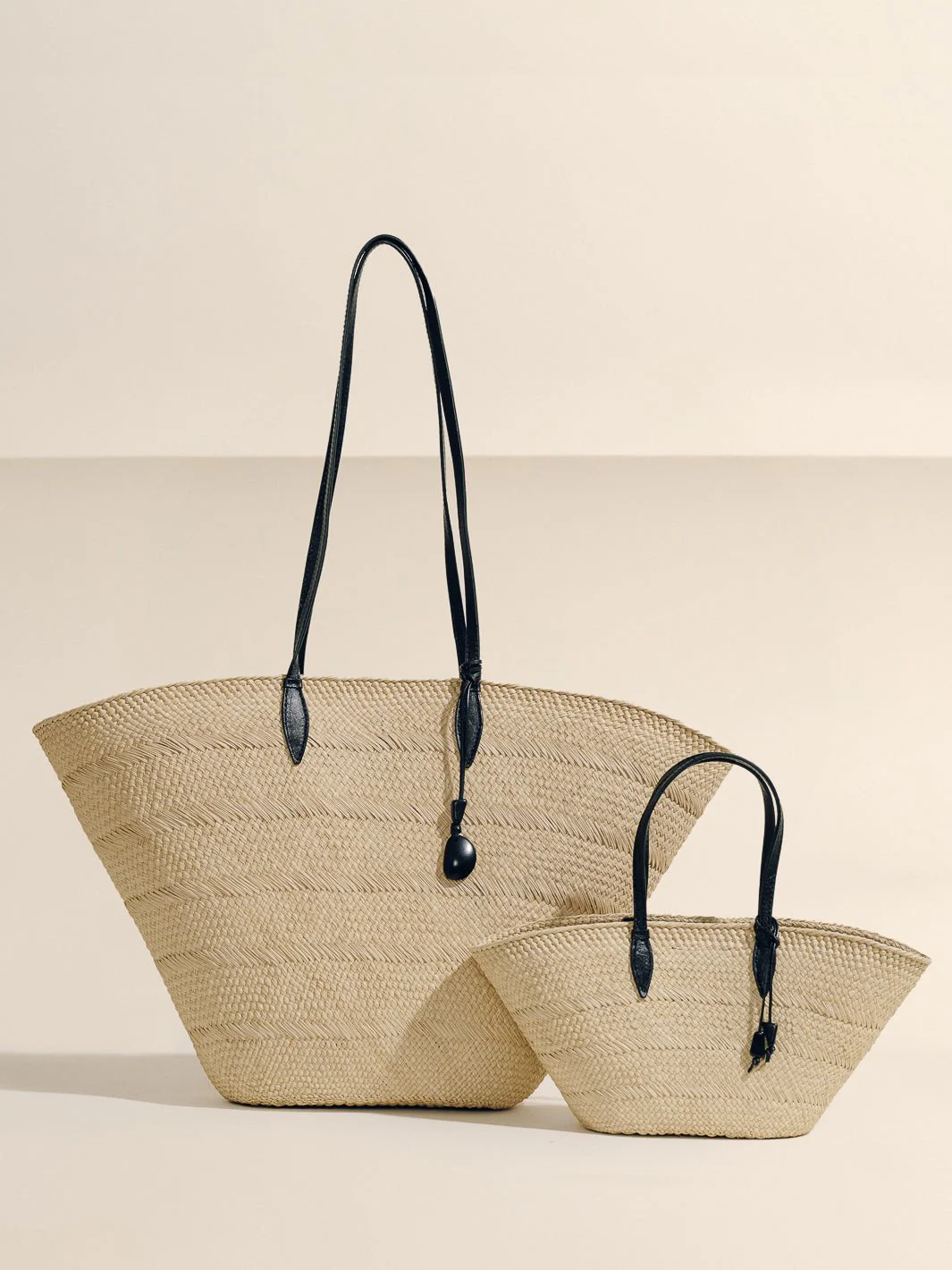 The Large Trapeze Basket in Handwoven Iraca - Image 18