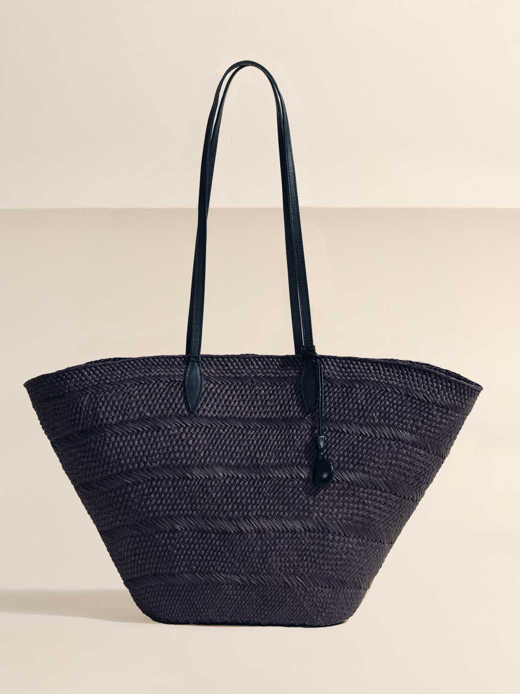 The Large Trapeze Basket in Handwoven Iraca - Image 22