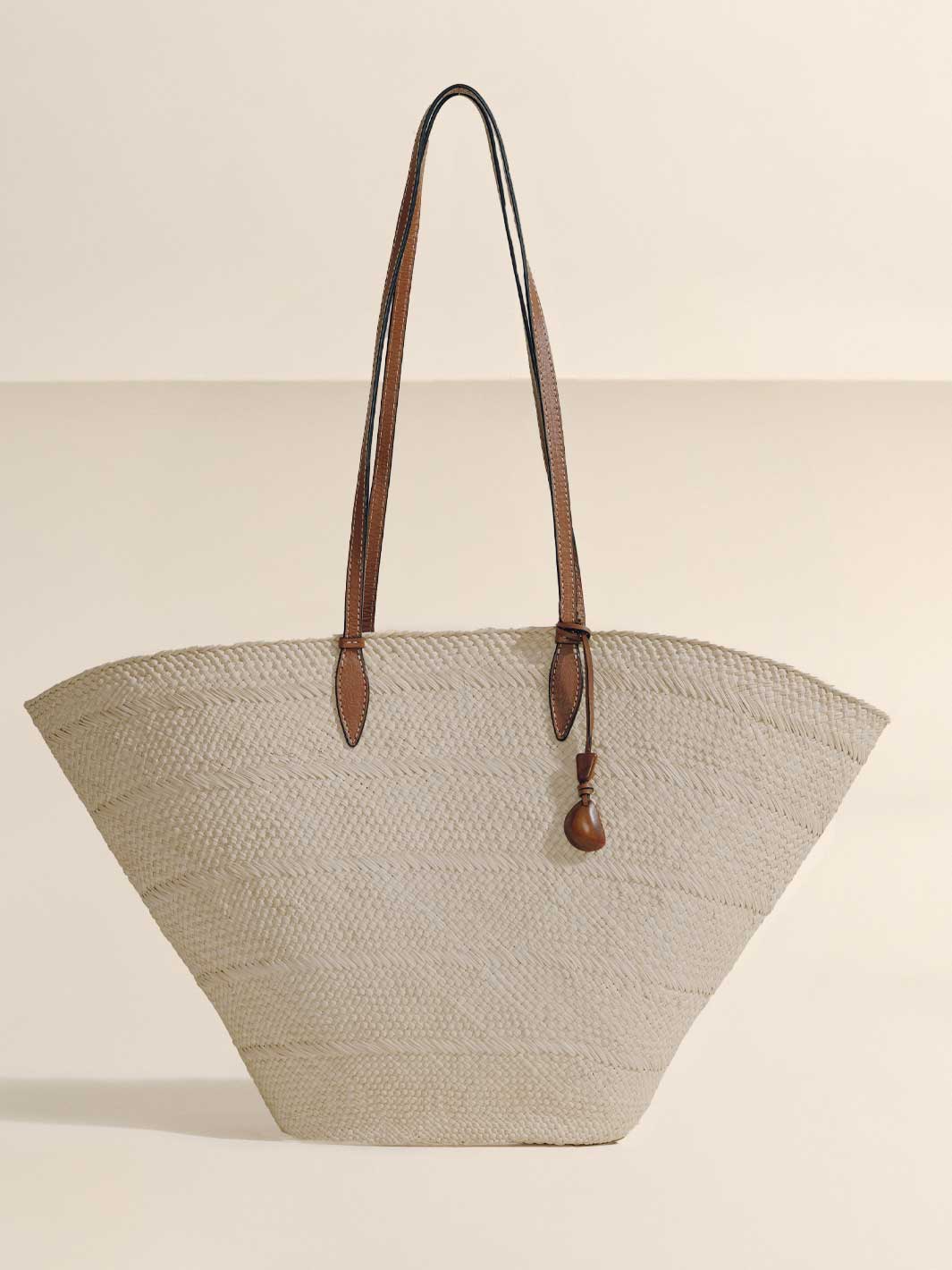 The Large Trapeze Basket in Handwoven Iraca - Image 5