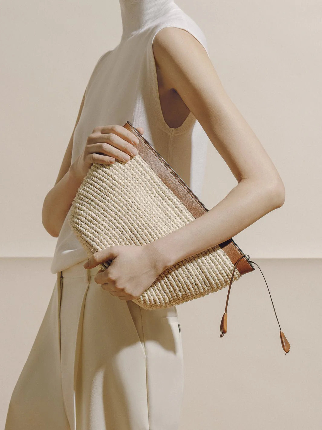 The Large Zip Clutch in Handwoven Fique - Image 4