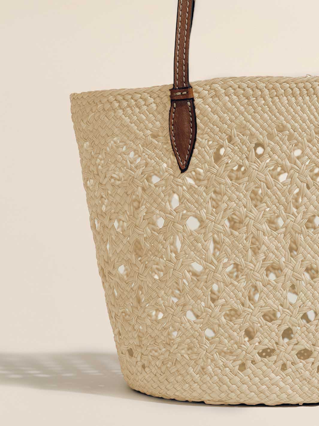 The Lattice Basket in Handwoven Iraca - Image 10