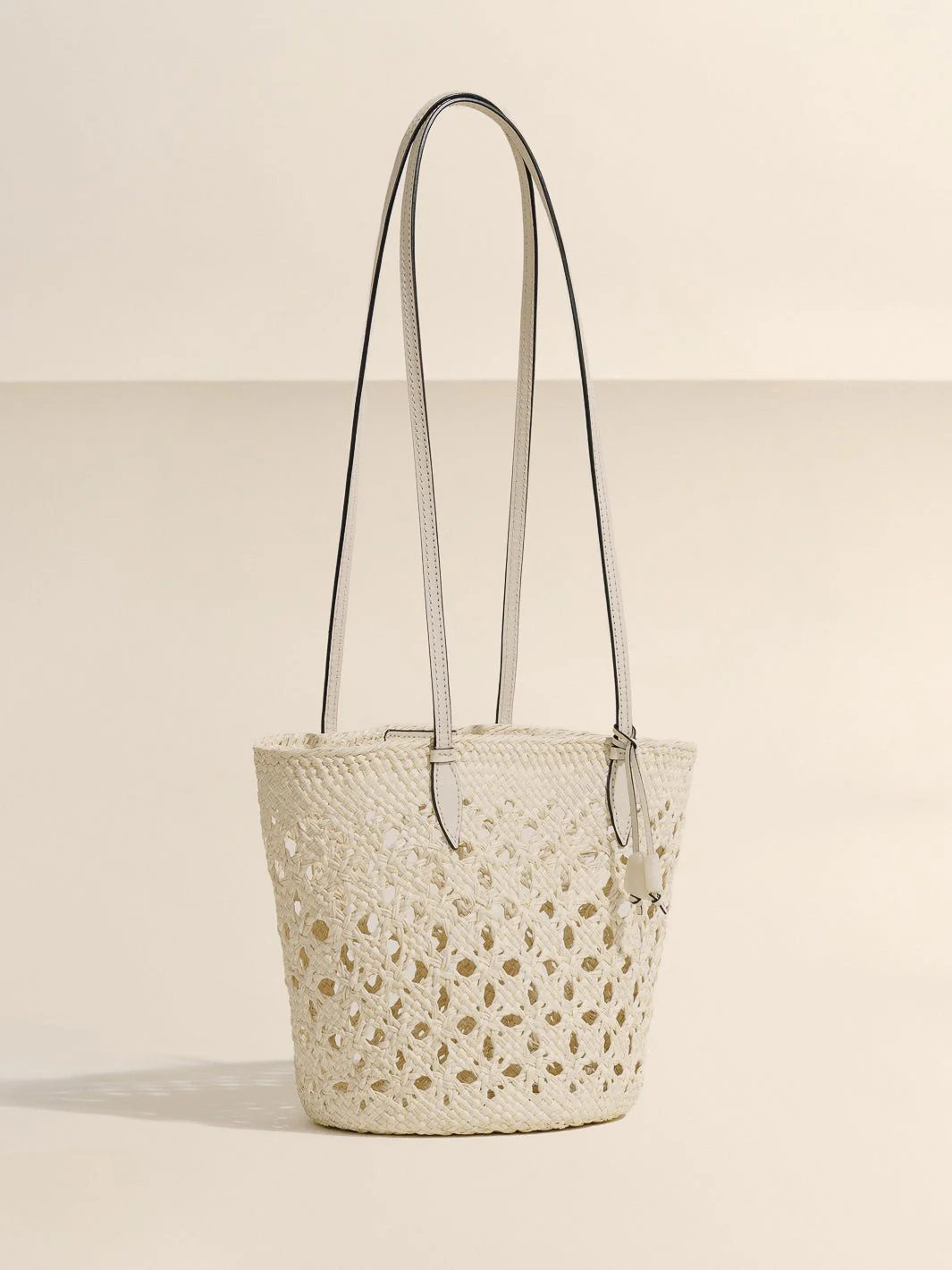 The Lattice Basket in Handwoven Iraca - Image 3