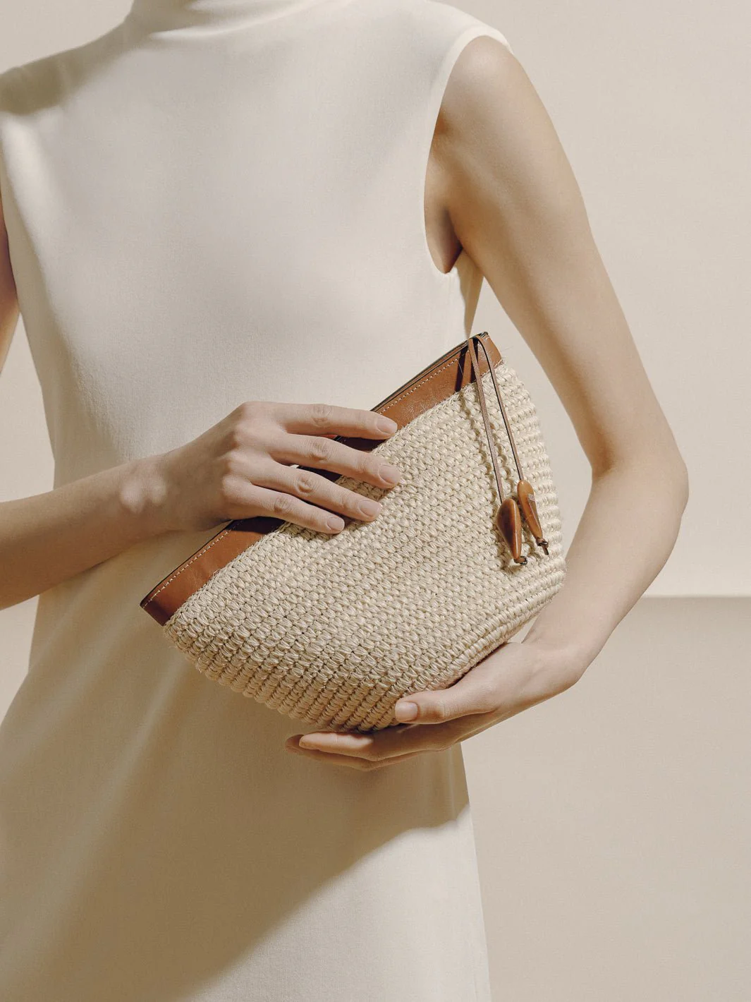 The Medium Zip Clutch in Handwoven Fique - Image 9