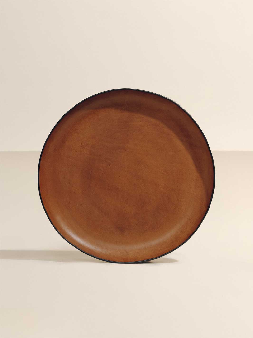 The Oversized Tray in Molded Leather - Image 7