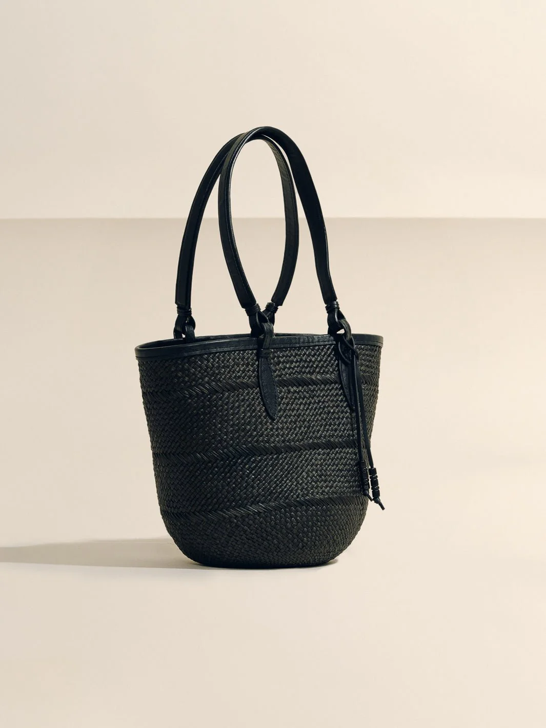 The Small Basket in Handwoven Iraca - Image 15