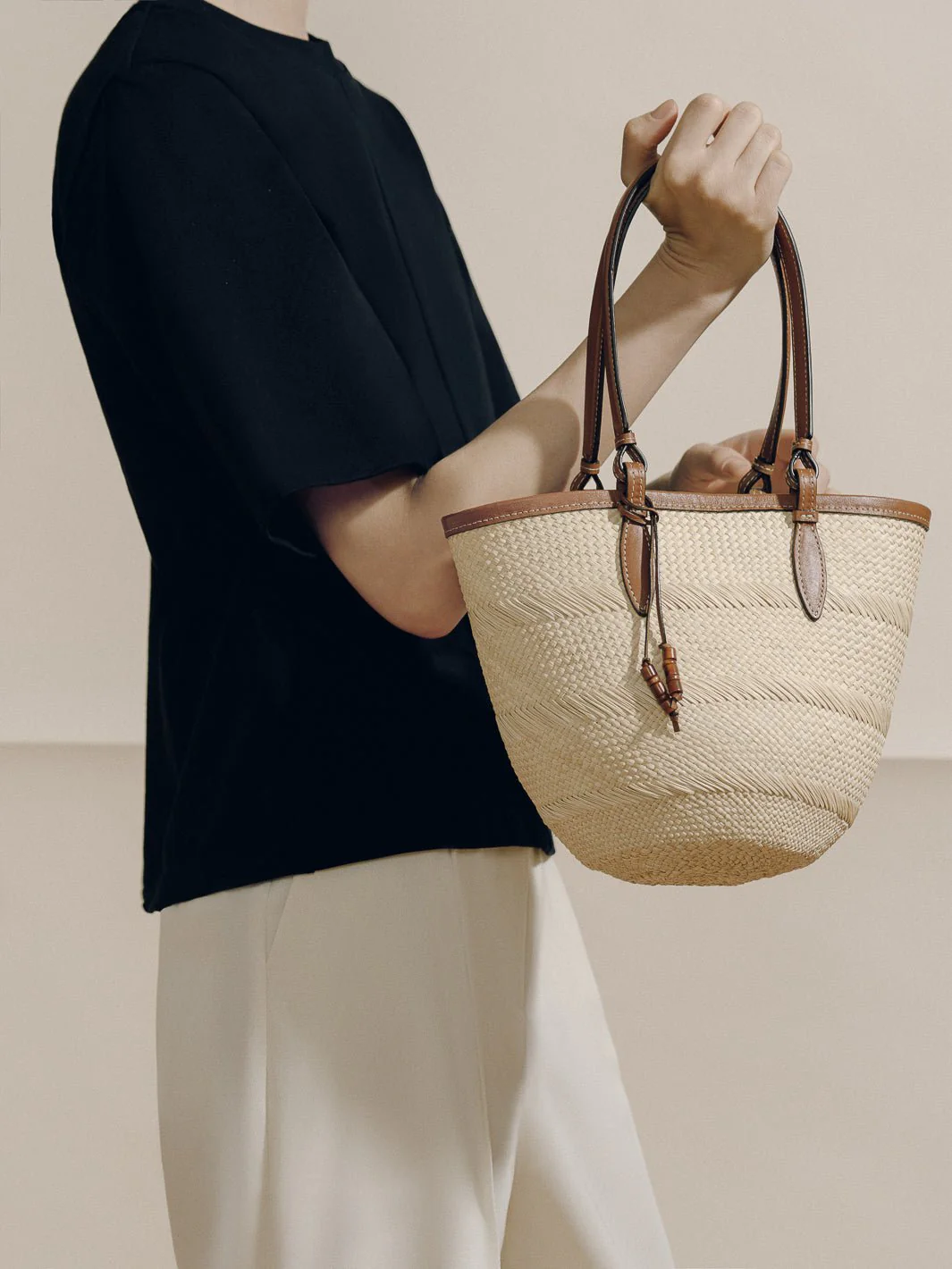 The Small Basket in Handwoven Iraca - Image 6