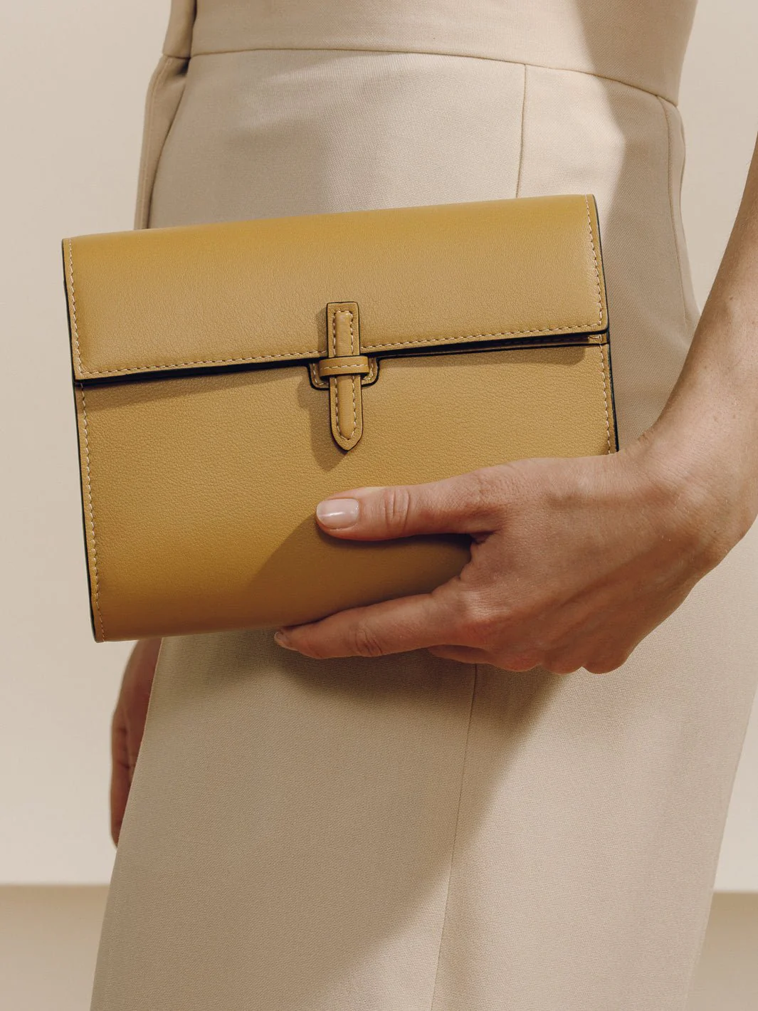 The Small Soft Clutch in Nappa - Image 19