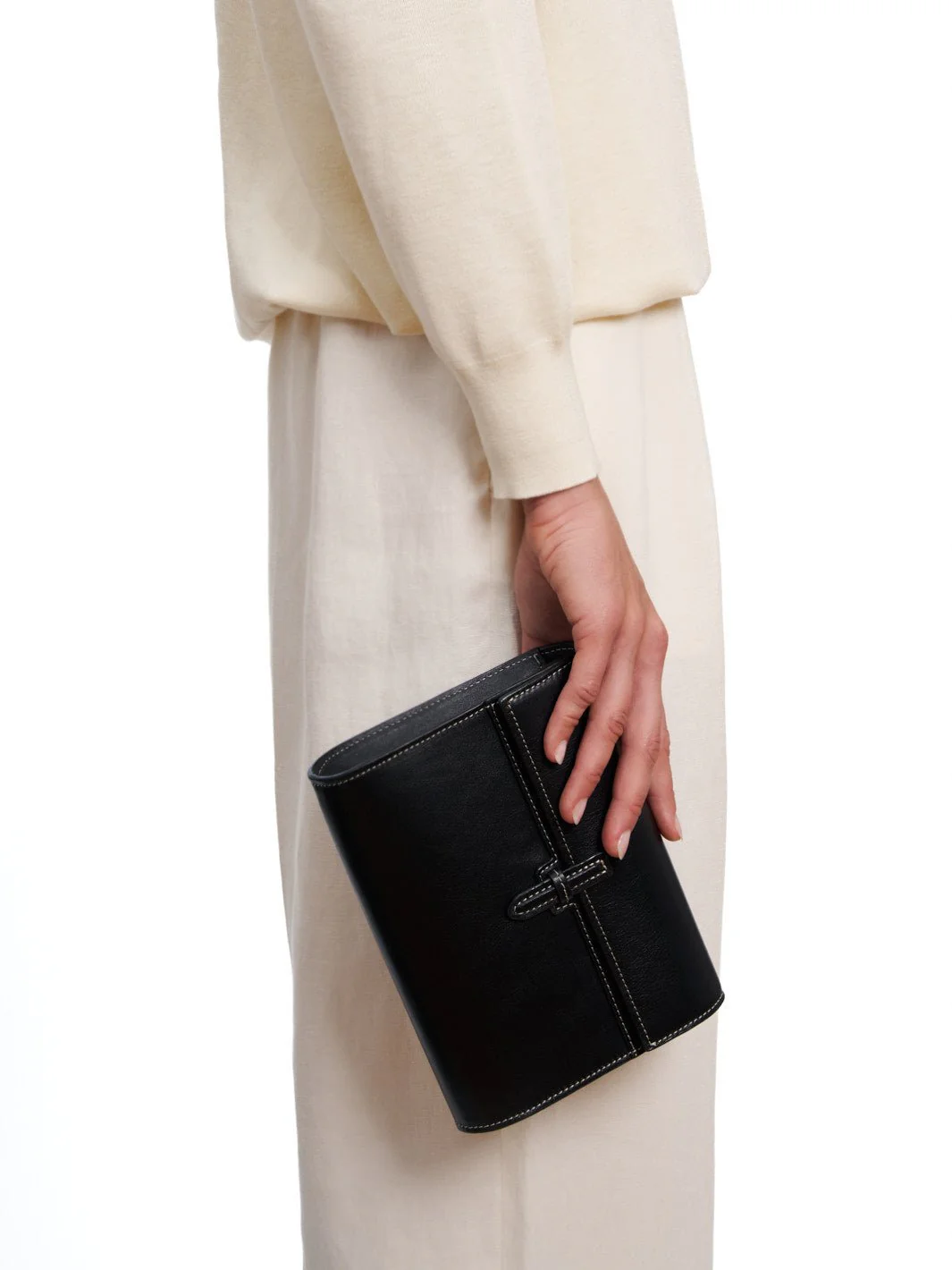 The Small Soft Clutch in Nappa - Image 34