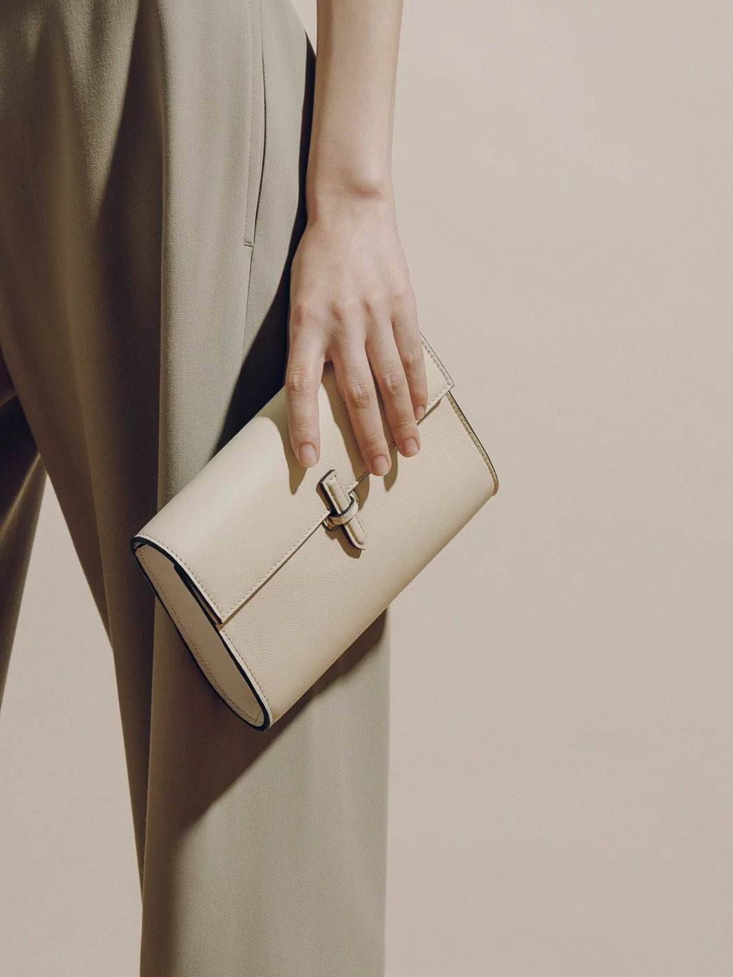The Small Soft Clutch in Nappa - Image 4