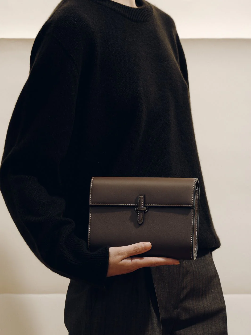 The Small Soft Clutch in Nappa - Image 43