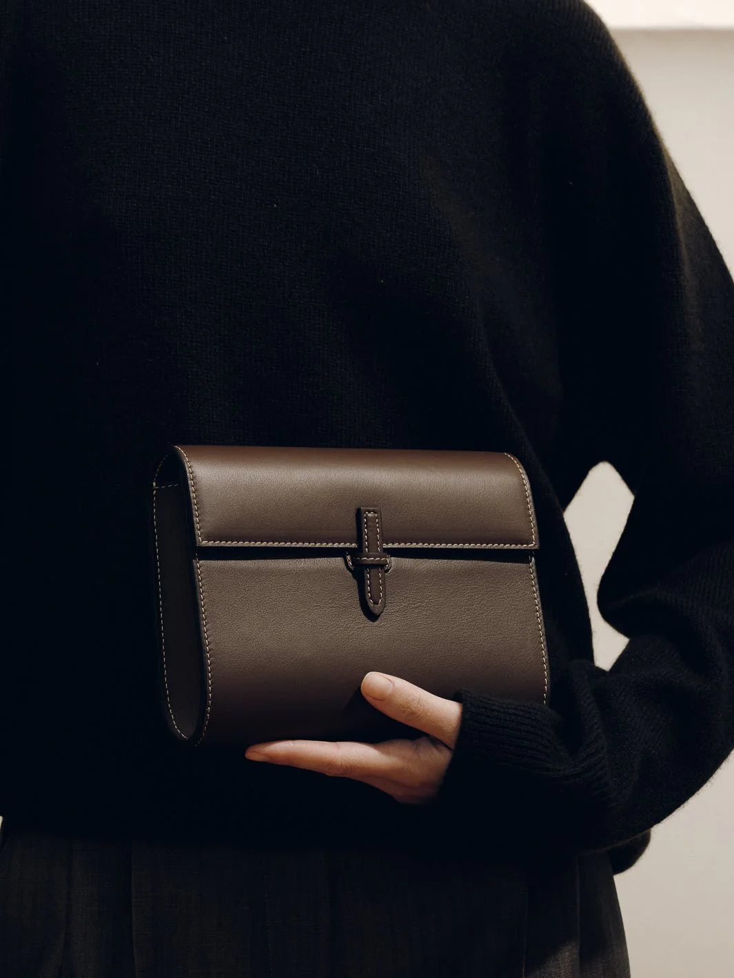 The Small Soft Clutch in Nappa - Image 45