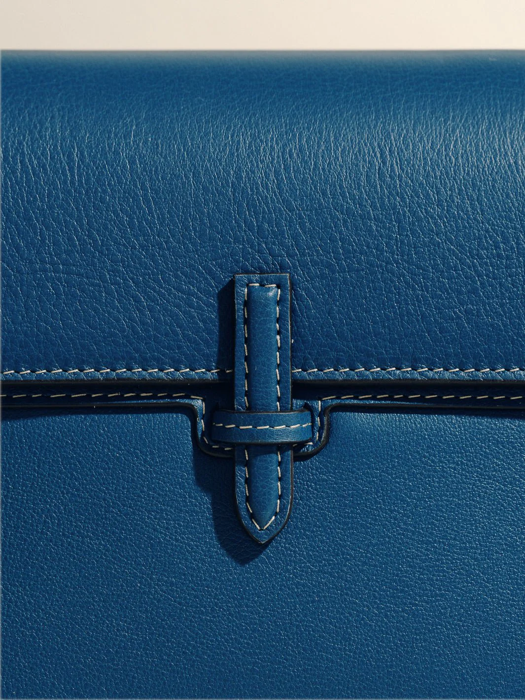 The Small Soft Clutch in Nappa - Image 55