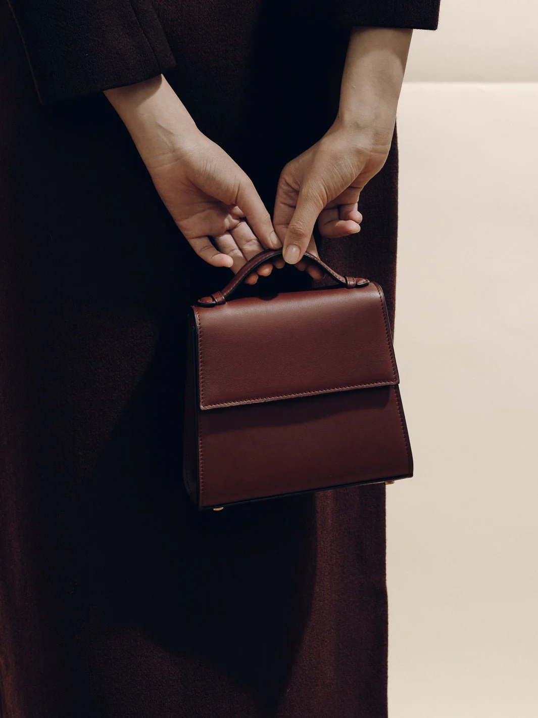 The Small Top Handle in Nappa - Image 10