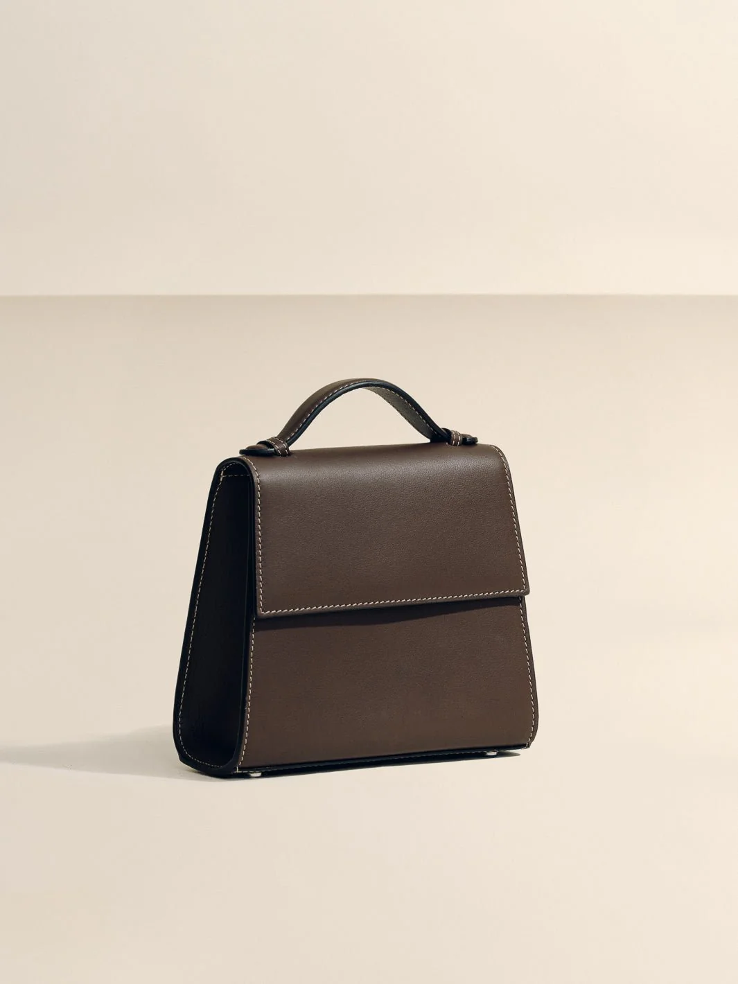 The Small Top Handle in Nappa - Image 31