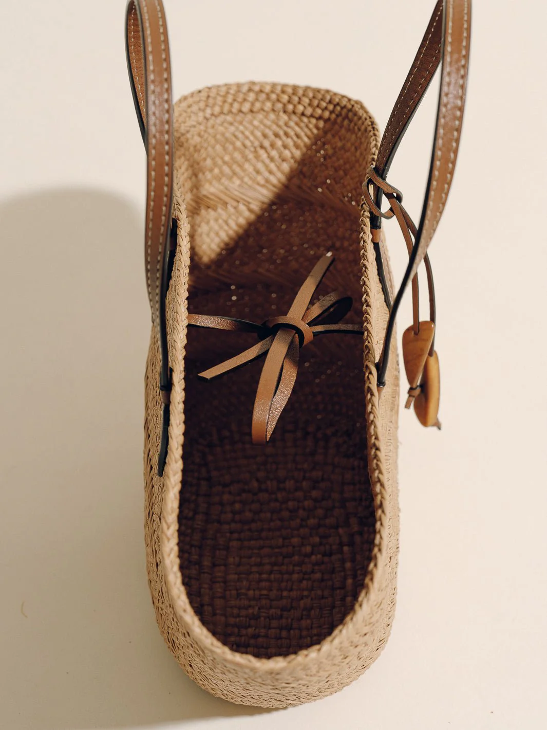 The Small Trapeze Basket in Handwoven Iraca - Image 10
