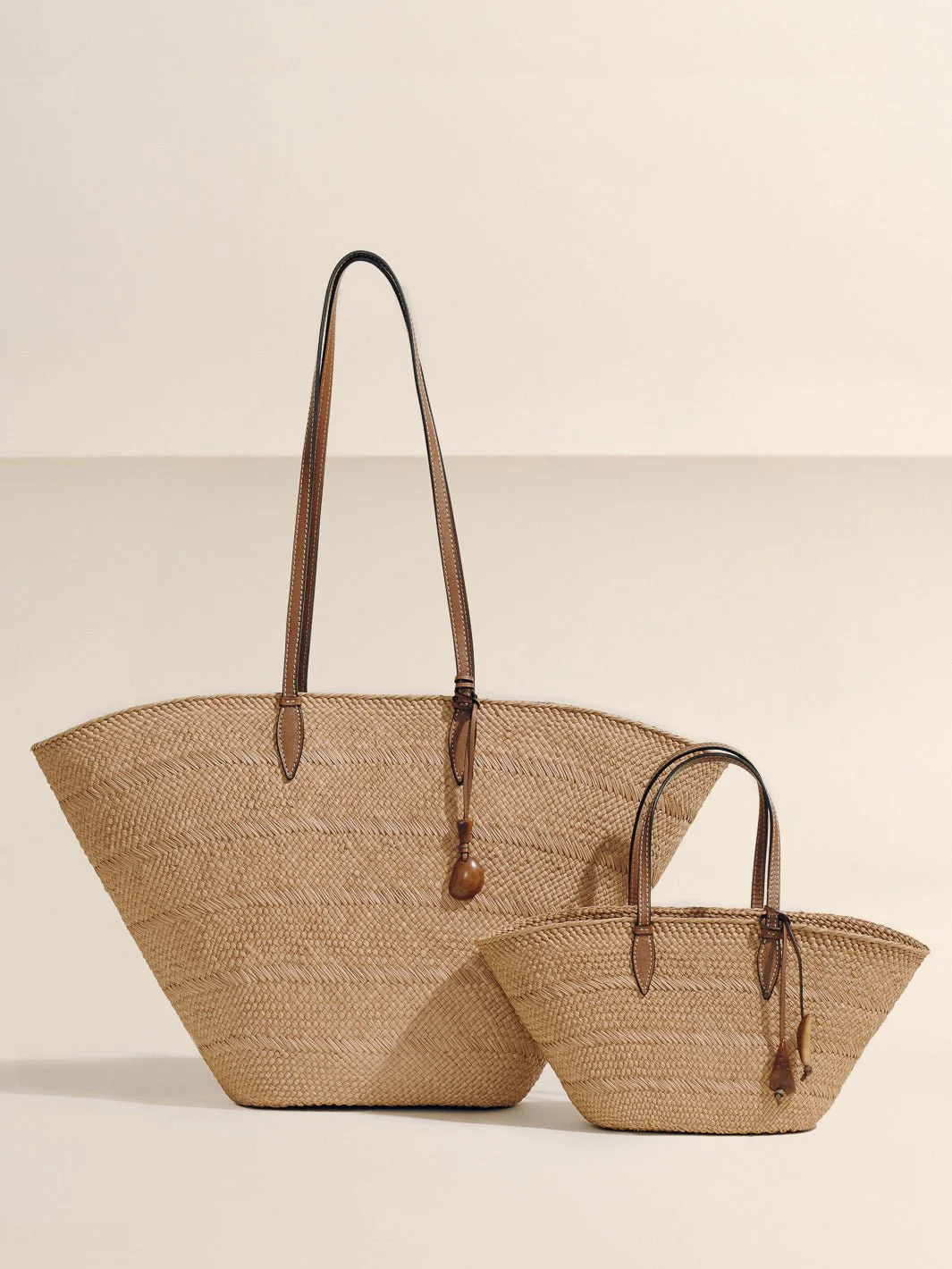 The Small Trapeze Basket in Handwoven Iraca - Image 12