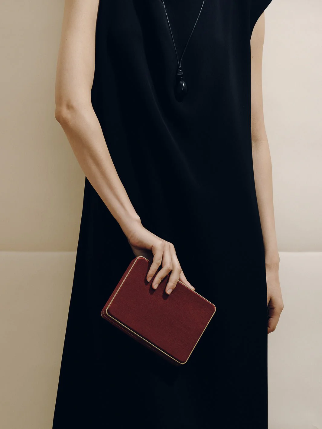 The Square Compact in Satin - Image 12