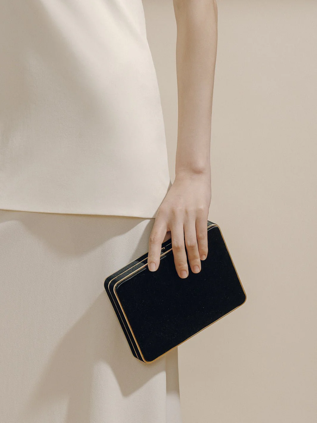The Square Compact in Satin - Image 6