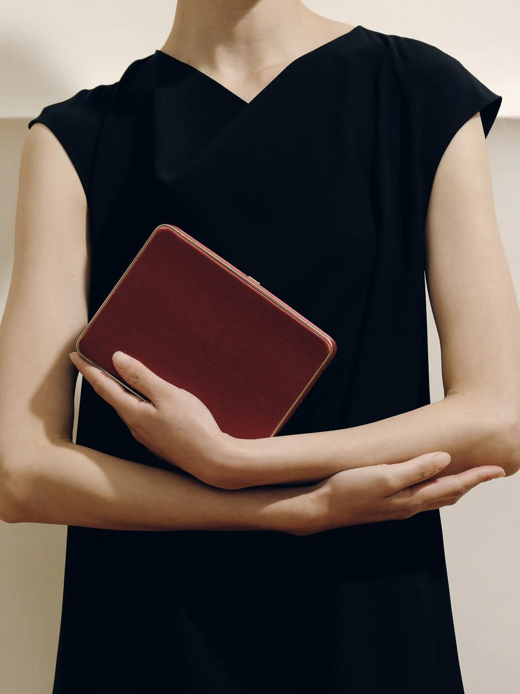 The Square Compact in Satin - Image 8
