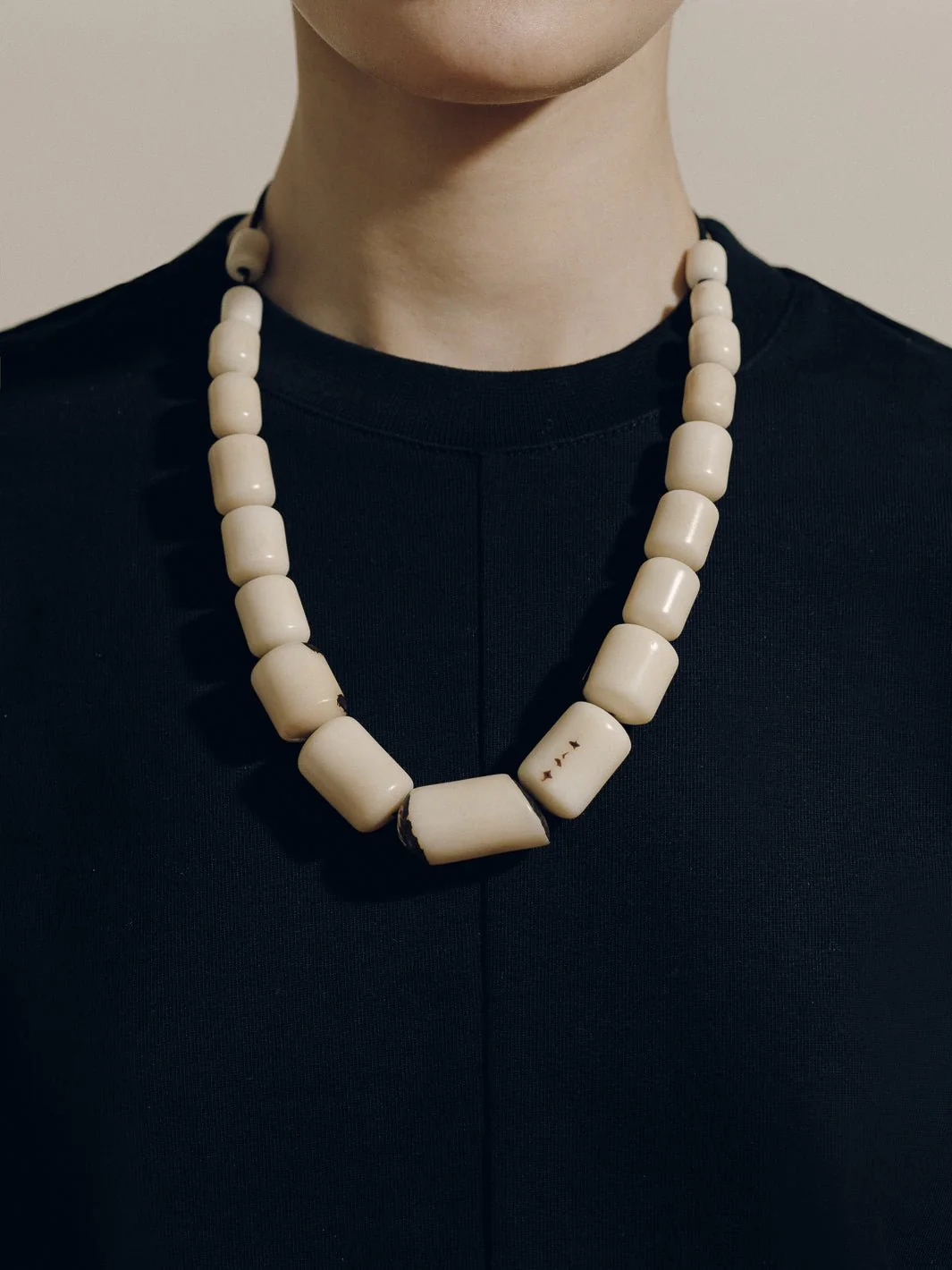 The Tagua Column Necklace - Image 4