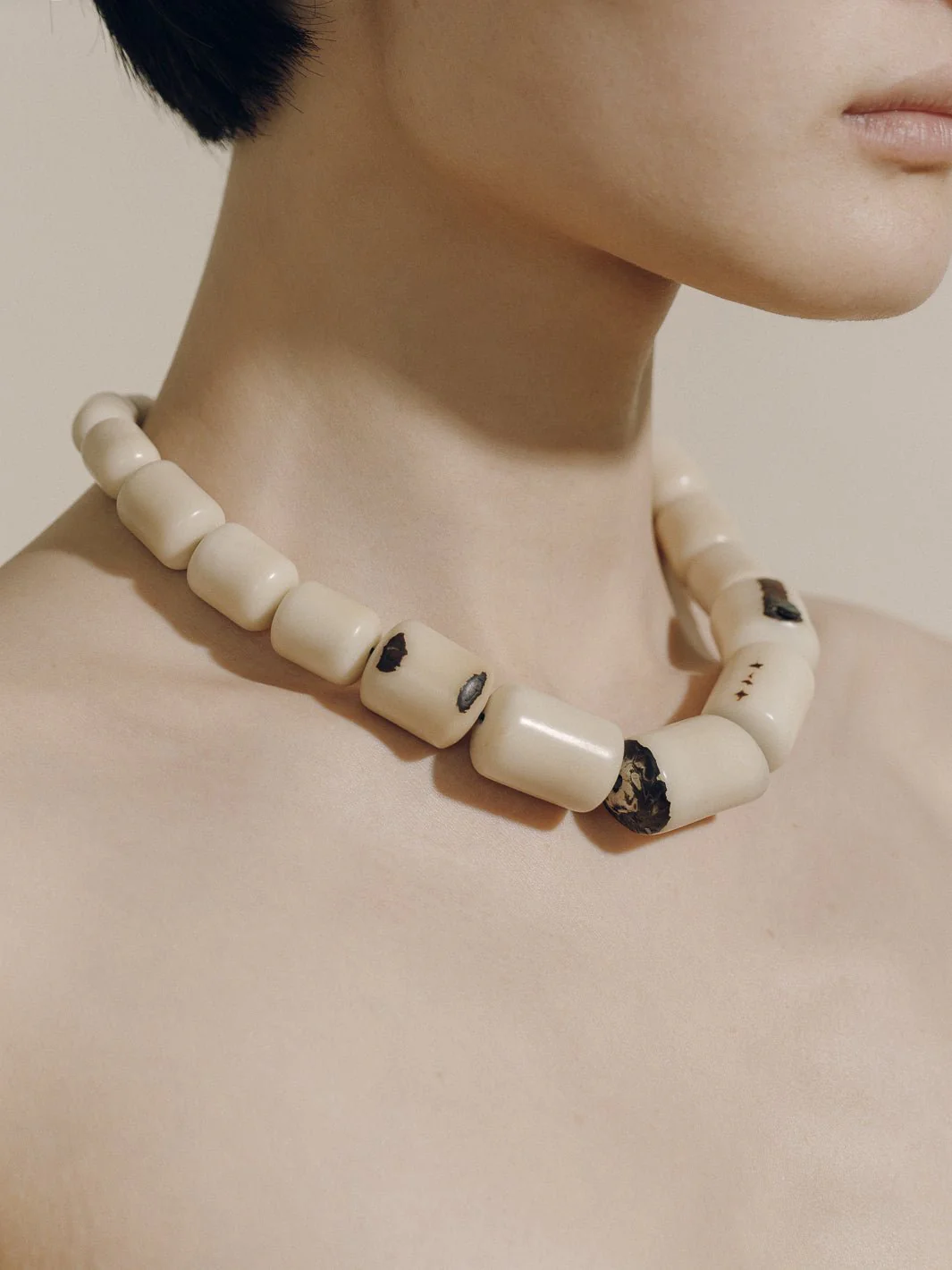 The Tagua Column Necklace - Image 5