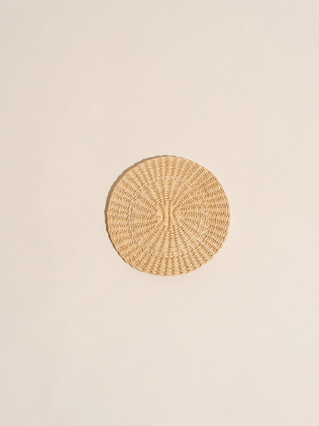The Handwoven Coaster Set in Iraca - Image 3