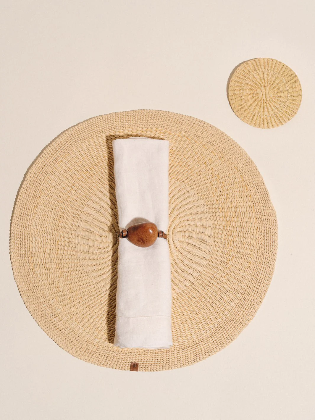 The Handwoven Placemat Set in Iraca - Image 3